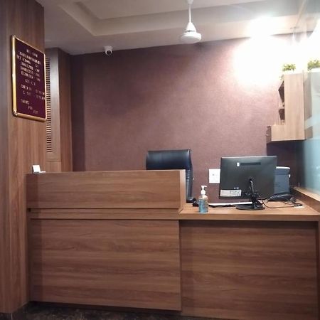 Hotel Radha Krishna Ānand Екстериор снимка