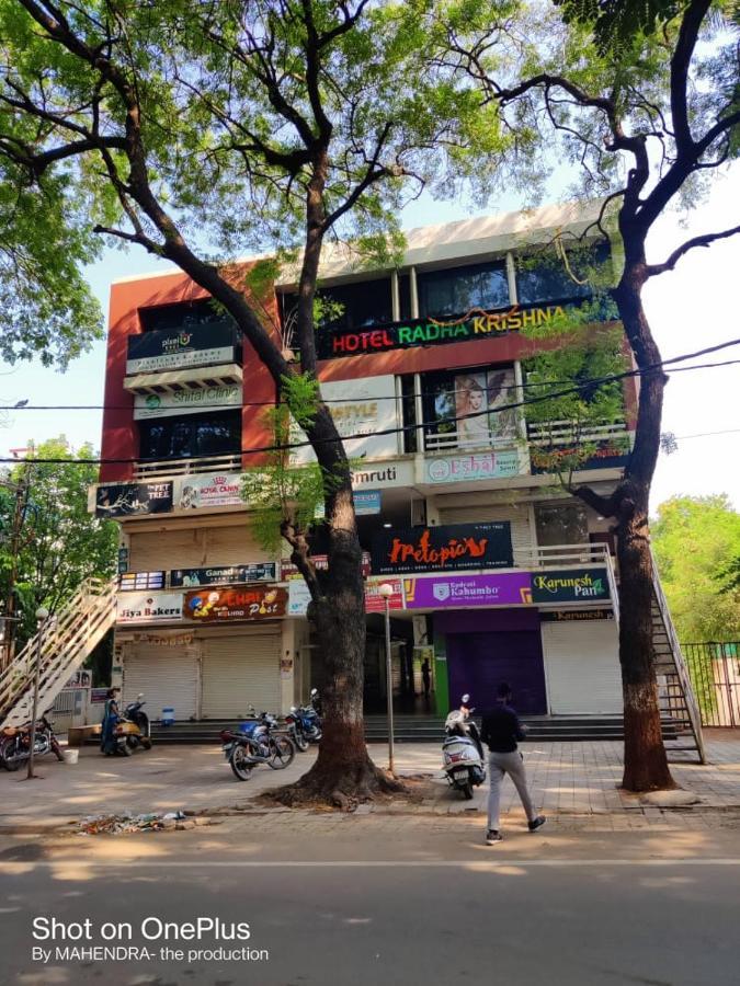 Hotel Radha Krishna Ānand Екстериор снимка